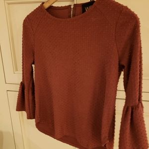 Top 3/4 bell sleeves